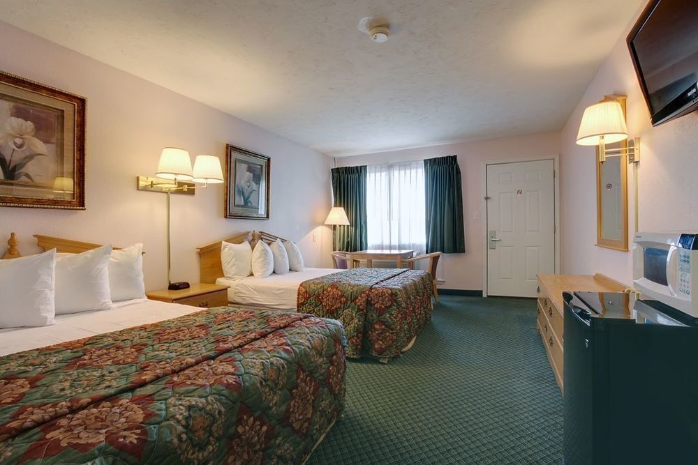 Americas Best Value Inn Ювалде Номер фото