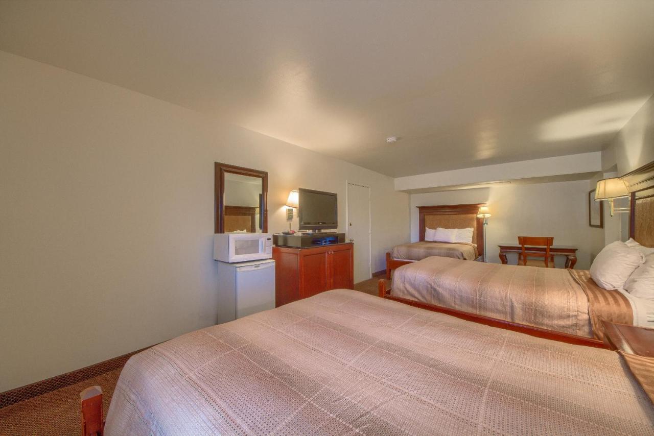 Americas Best Value Inn Ювалде Экстерьер фото