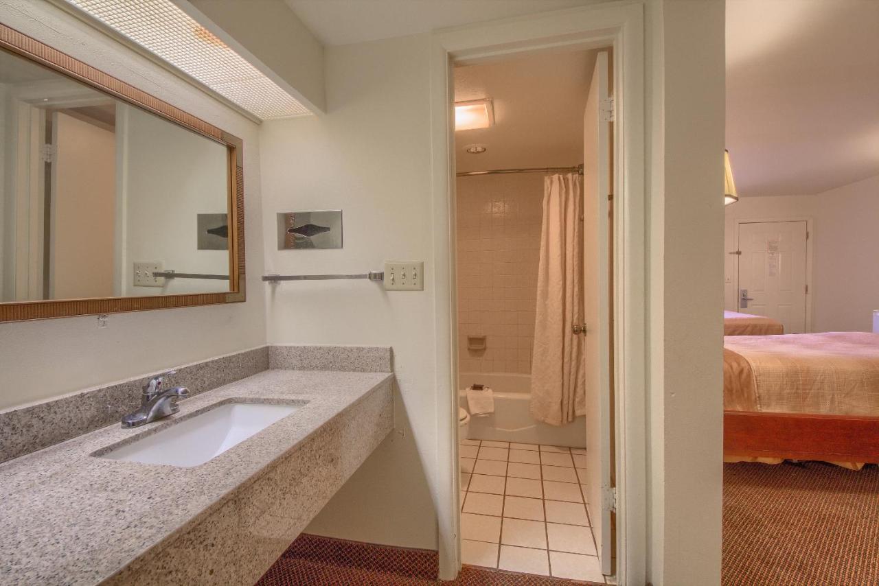Americas Best Value Inn Ювалде Экстерьер фото