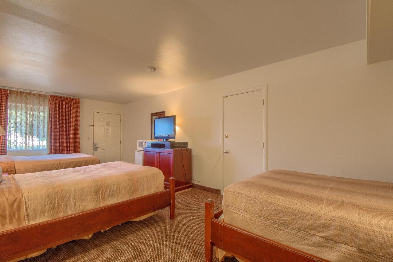 Americas Best Value Inn Ювалде Экстерьер фото