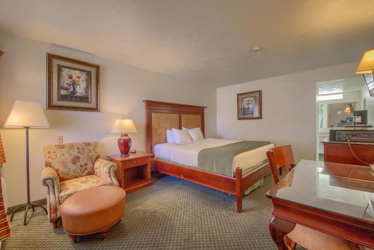 Americas Best Value Inn Ювалде Экстерьер фото