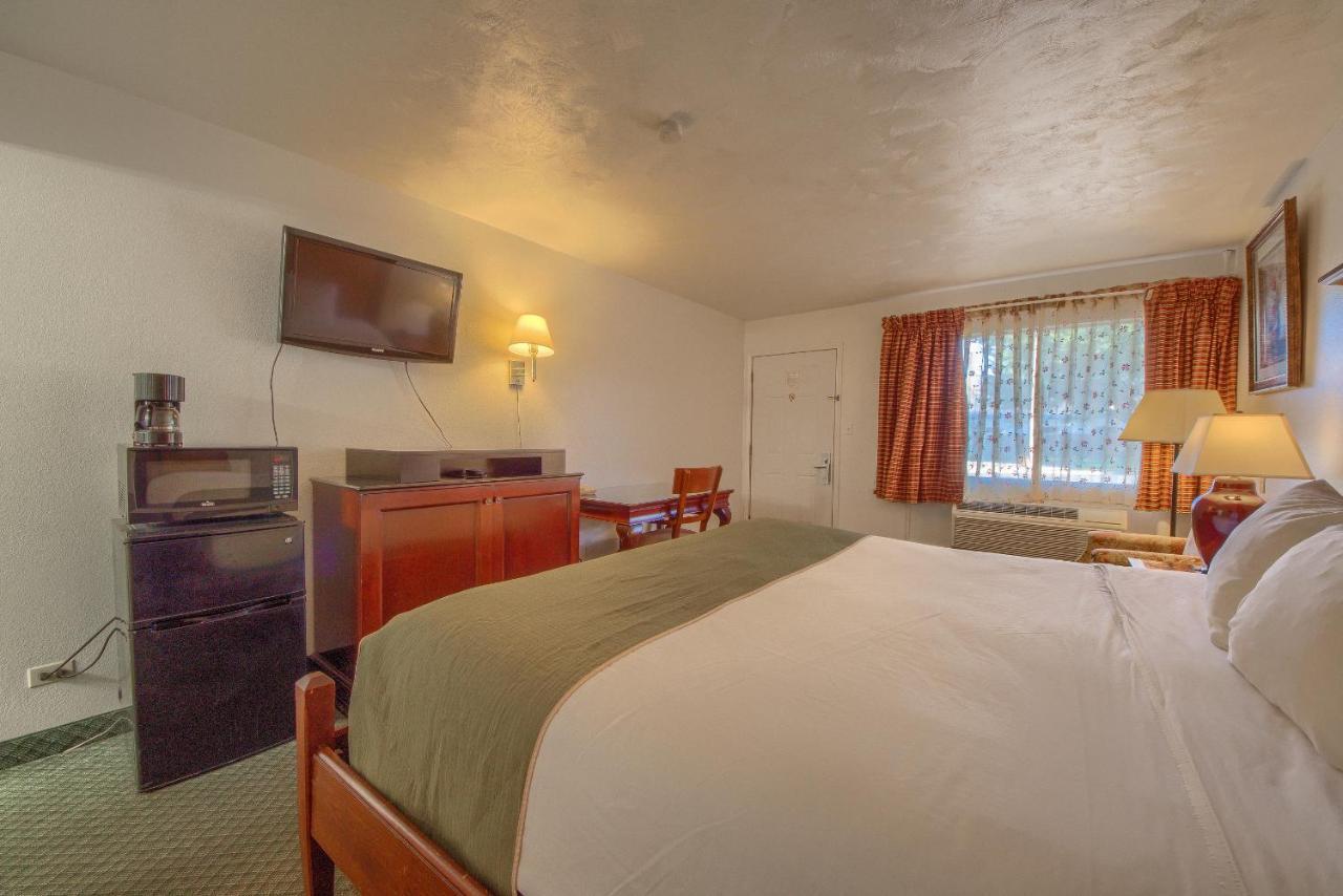 Americas Best Value Inn Ювалде Экстерьер фото